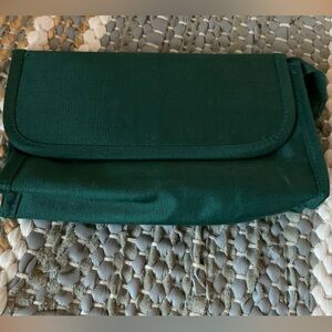 💙Free in any bundle over $10. Dark Green makeup Bag